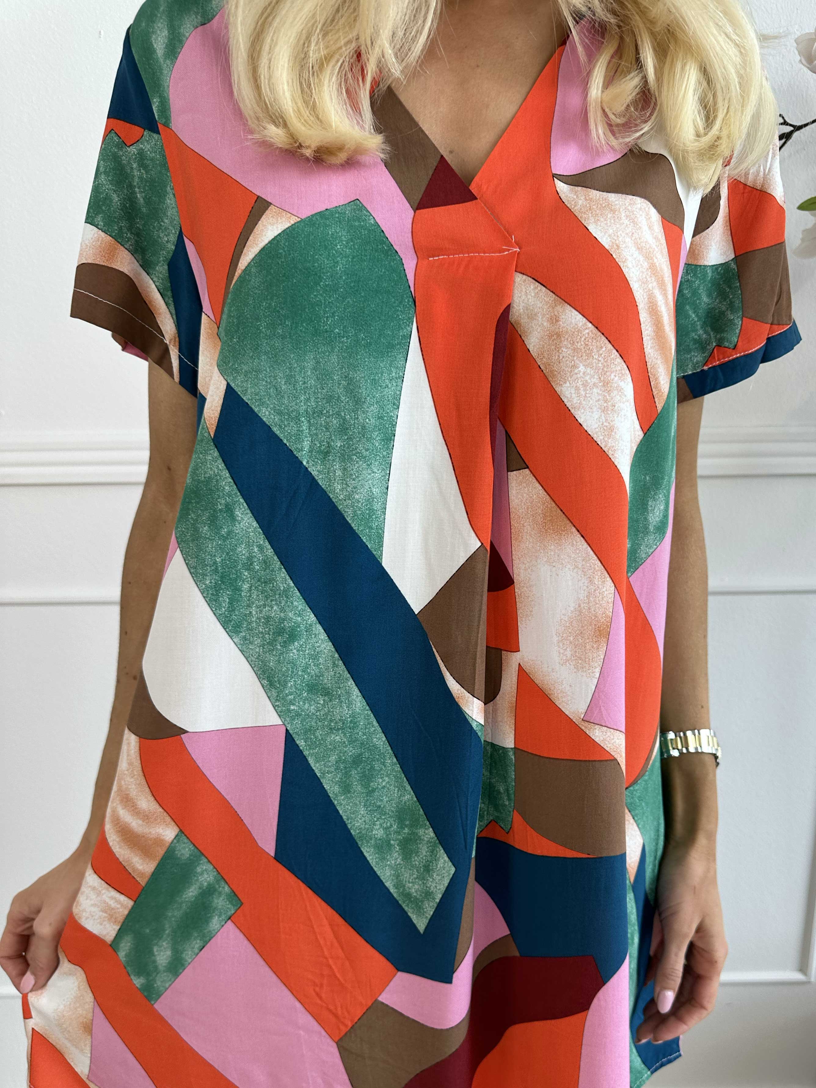 Hilja - Multicolor klänning med v-ringad viskos